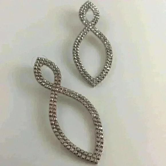 Vera Wang new trendy earrings - Picture 5 of 6